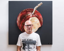 Carica l'immagine nel visualizzatore di Gallery, Maurizio Sergiusti Scoobafish artist with Bited Apple II sustainable sculpture