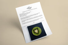 Load image into Gallery viewer, Certificate authenticity Kiwi slice sculpture Scoobafish 2021
