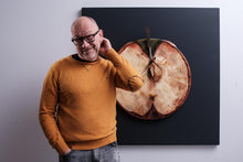 Carica l&#39;immagine nel visualizzatore di Gallery, Maurizio Sergiusti Scoobafish artist with apple core recycled sculpture
