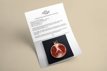 Carica l&#39;immagine nel visualizzatore di Gallery, Certificate authenticity Pomegranate slice sculpture Scoobafish 2021
