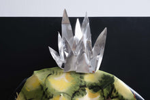 Carica l&#39;immagine nel visualizzatore di Gallery, Whole pineapple texture detail recycled metal sustainable art piece
